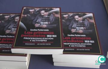 Carolina Pecharromán presenta su libro 'Las primeras periodistas' en la APC. 