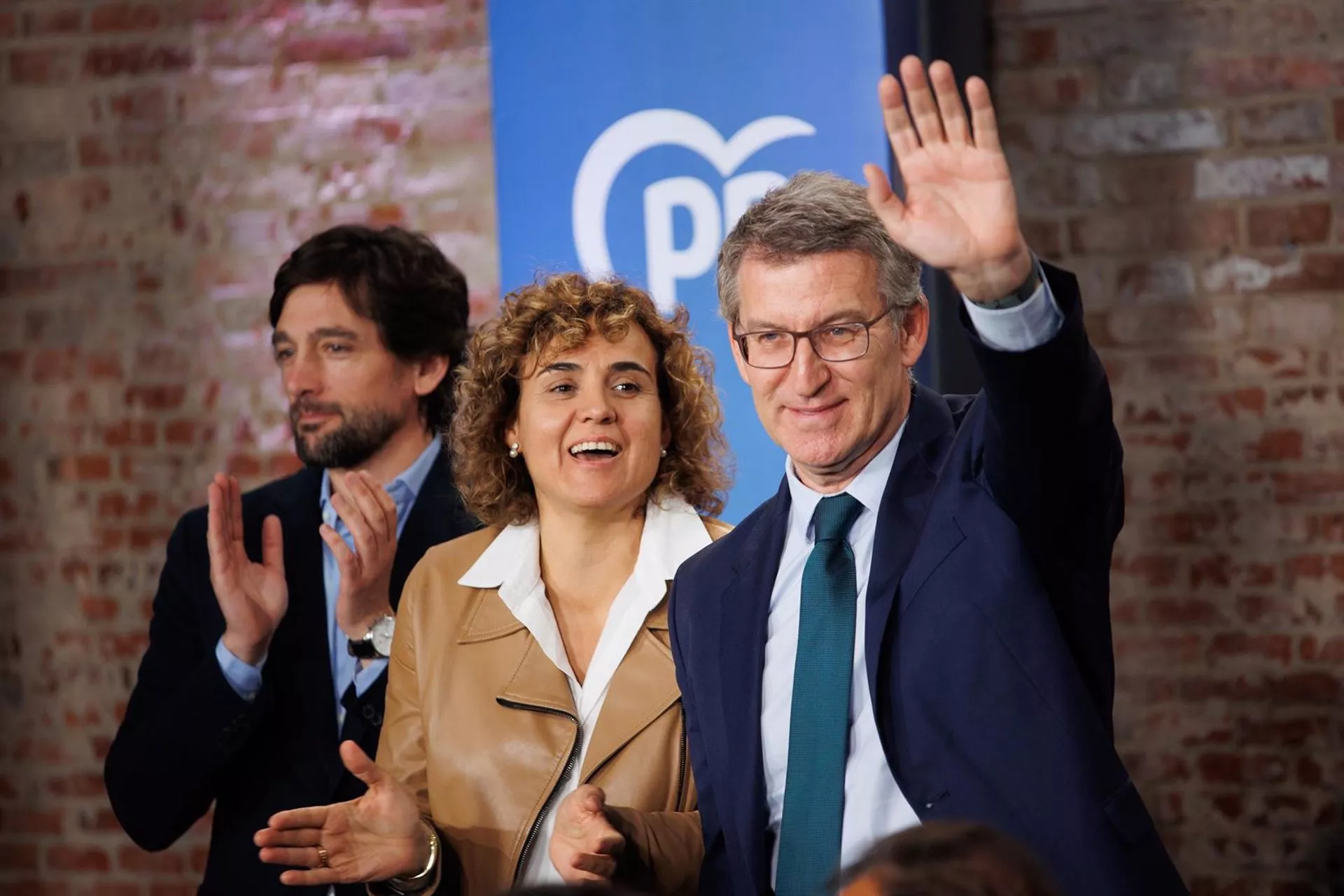 Feijóo, en un acto reciente con la candidata del PP a las elecciones europeas, Dolors Montserrat 