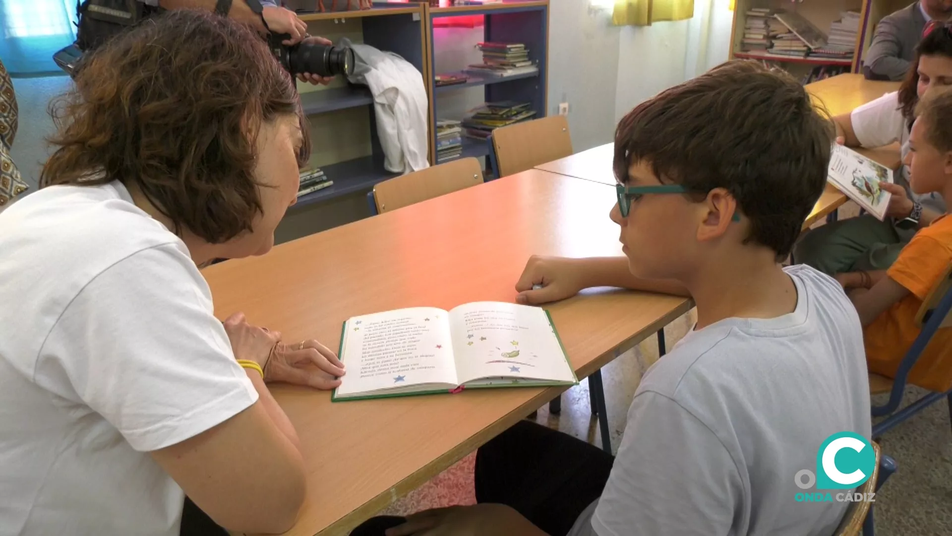 Los centros educativos Gadir y Fermín Salvochea participan en el programa LEER+.