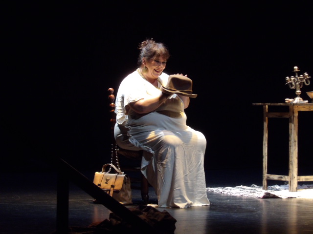 Zía. la malavitta presenta “fragmentos de una mujer rota (medea descarnada)”