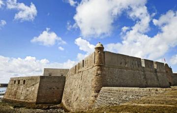 Ruta de castillos y baluartes de cádiz