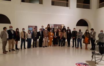 Los asistentes tras finalizar el acto. Entre ellos María Luisa Lavado, José María Esteban, Eduardo Concha,Enrique Torres, Juan Ignacio Vallejo, Miguel Ángel Valencia, Dario Bernal, y Cecilia, Patricia y Maria Luisa Perdigones entre otros.