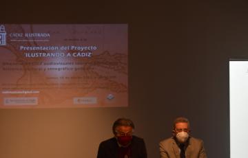 El presidente de la Asociación de Cádiz Ilustrada Antonio Ramos con Miguel García durante la presentación.