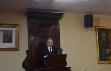 José Joaquín León, durante su discurso de ingreso en laReal  Academia Hispano Americana de Ciencias, Artes y Letras.