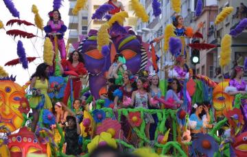 Cabalagata-Carnaval-de-Cádiz ok.jpg