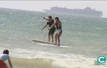 surf pala en la playa.jpg