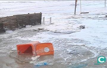 noticias cadiz destrozos playa.jpg