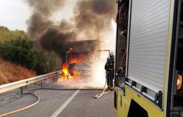 noticias cadiz incendio camion1.jpg