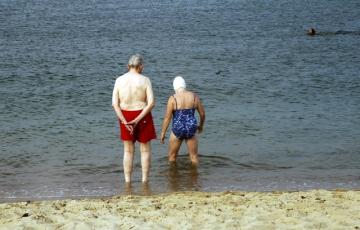 noticias cadiz personas mayores playa.jpg