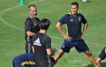 noticias cadiz plantilla del cadiz entrenando.jpg