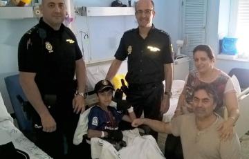 noticias cadiz policia visita niño.jpg