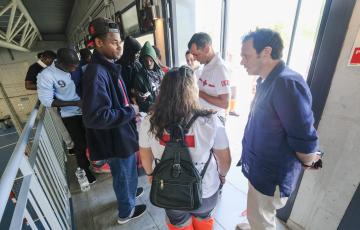 noticias cadiz-visita migrantes pabell+¦n mirandilla-009.jpg