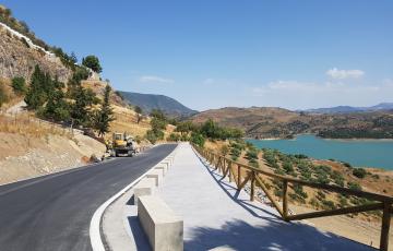 noticias cadiz carretera en Zahara de la Sierra reparada.jpg