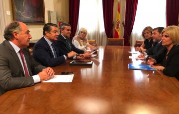 19-08-12 Reunión Diputados Senadores PP Cádiz.jpg