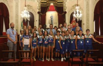 noticias cadiz recepcion equipo minibasket.JPG