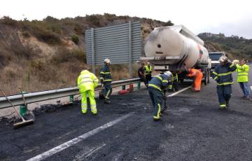 INC CAMION CISTERNA GASOLINA Y GASOIL LOS BARRIOS 27.10.18.jpeg