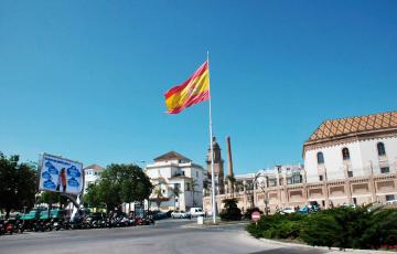 noticias cadiz bandera plaza sevilla.jpg_0_0.jpg