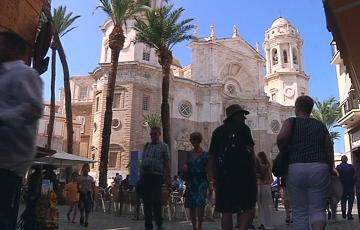 noticias cadiz turistas plaza catedral1.jpg