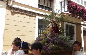 Redil Pastora procesion niños.jpg