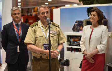 noticias cadiz NAVANTIA, EXPAL AND ELBIT PRESENTATION TIZONA 30MM TURRET FEINDEF2019 (2).JPG