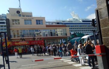 noticias cadiz colas muelles cruceristas.jpg