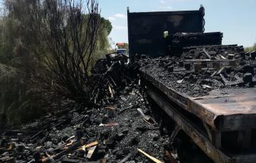 noticias cadiz incendio camion jerez.jpg