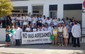 noticias cadiz colegio medicos protesta agresion chiclana.jpg