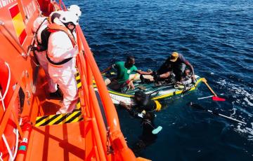 noticias cadiz salvamento en el mar.jpg