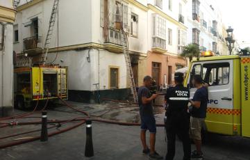 noticias cadiz incendio plaza viudas.jpg