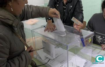 noticias cadiz ciudadanos votando.jpg