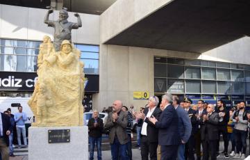 noticias cadiz monumento aficion cadiz cf.jpg