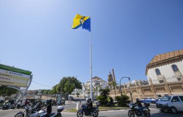 Bandera CCF izada 3.jpg