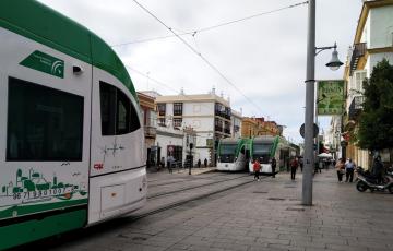 La Consejería de Fomento y Endesa firman un convenio para una acometida de socorro para el tranvía de Cádiz