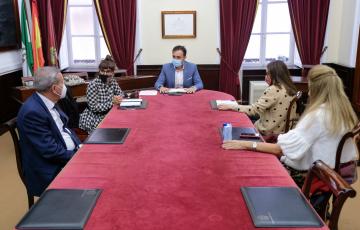 Reunión de hosteleros en el Ayuntamiento