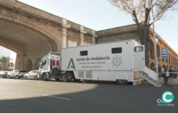 El Camión del cribado de coronavirus de la Junta se instaló en Puertas de Tierra