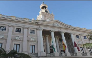Fachada del Ayuntamiento de Cádiz 