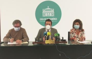 EL alcalde de Cádiz, junto a los concejales de Seguridad Ciudadana y Salud, durante el balance del aniversario