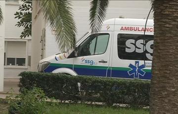 Ambulancia en el Hospital Puerta del Mar
