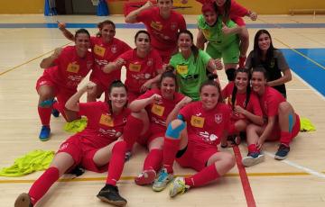 Las jugadoras de Kiko Oliva celebran el triunfo (Foto: Cádiz FSF)