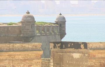 El Ayuntamiento pretende abrir parcialmente el castillo de San Sebastián para la reactivación de Labimar