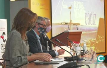 María Dueñas fue la encargada de pronunciar la conferencia inaugural