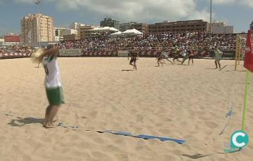 Sigue en directo el Campeonato Nacional de Selecciones Autonómicas de Fútbol Playa desde el Cádiz Arena.