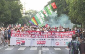 La manifestación de defensa de Airbus Puerto Real por la avenida principal de Cádiz