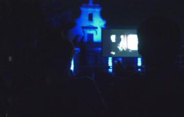 Imagen de una sesión de cine en el Castillo de Santa Catalina 