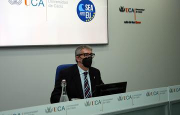 El rector de la UCA durante la presentación del nuevo curso universitario