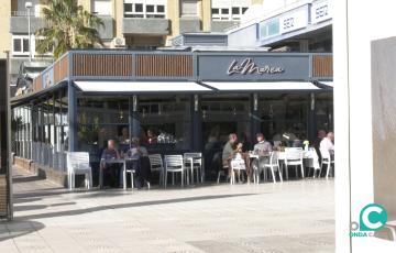 Uno de los restaurantes ubicados en el paseo marítimo de la ciudad