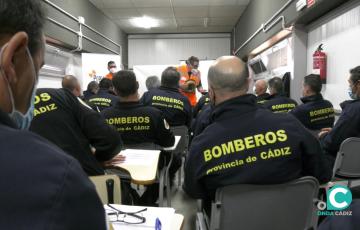 Efectivos de bomberos del Parque de Cádiz de Cádiz durante el curso