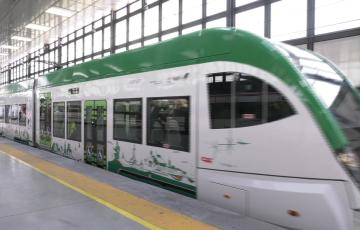 El tranvía llega a la ciudad de Cádiz por primera vez