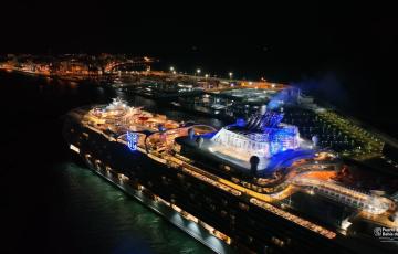 El puerto de Cádiz acoge desde esta mañana al crucero más grande del mundo