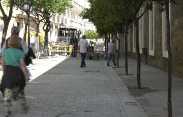 El Ayuntamiento ejecuta la instalación de plataforma única entre la plaza de Las Tortugas y plaza de España